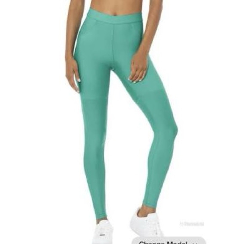 ALOyoga High Waist 4 pocket utility legging  and Airlift Intrigue Bra SET